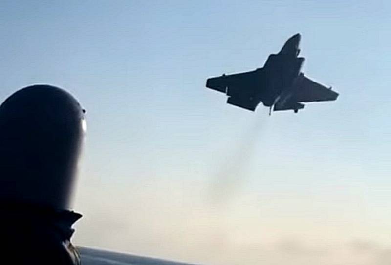 Появились кадры с американским F-35C за секунду до катастрофы на авианосце Новости