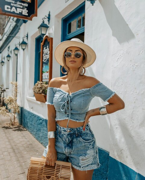 https://www.instagram.com/ilovestreetstyle/