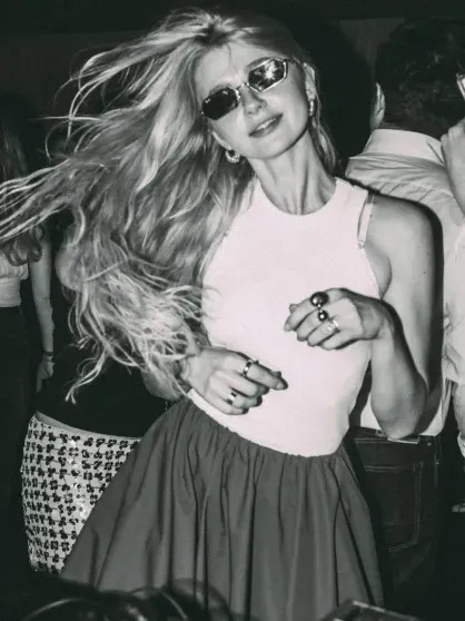 Аглая Тарасова с экс-бойфрендом Антоном Филипенко и его новой девушкой, Ольга Сутулова, Сергей Жуков с женой и дочерью посетили вечеринку в Москве Григорий, Гухман, Филипенко, Аглая, Енакаева, Чехов, Ксения, Игорь, Жуков, Тарасова, Уколова, ИльяшенкоПолина, ЖуковаЛукерья, ВерникНа, Ильевская, Света, ИльевскаяДиана, Москве, московском, прошло