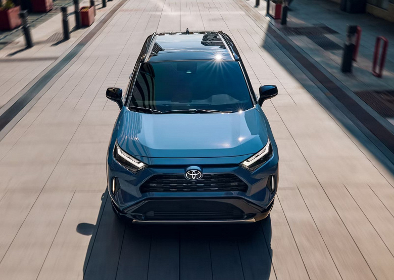  Toyota лидирует, но рынок сжимается