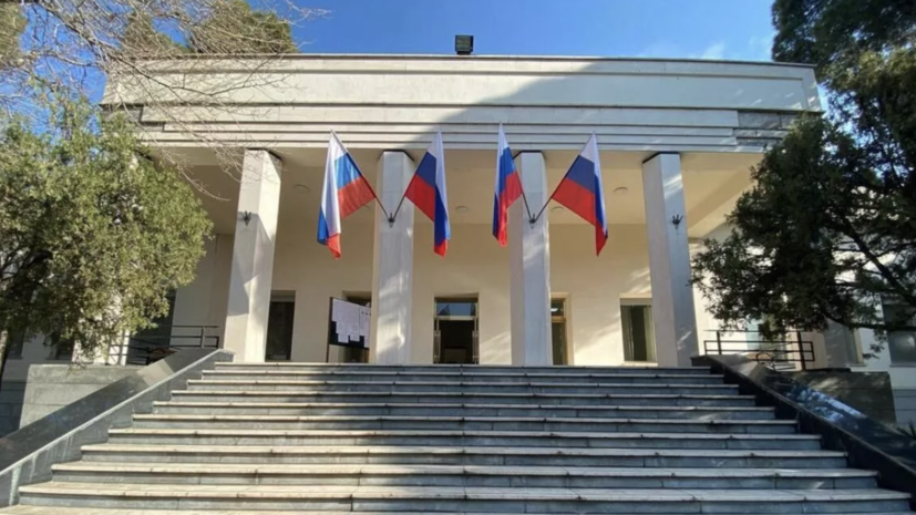 Посольство России выразило соболезнования в связи со смертью Раиси