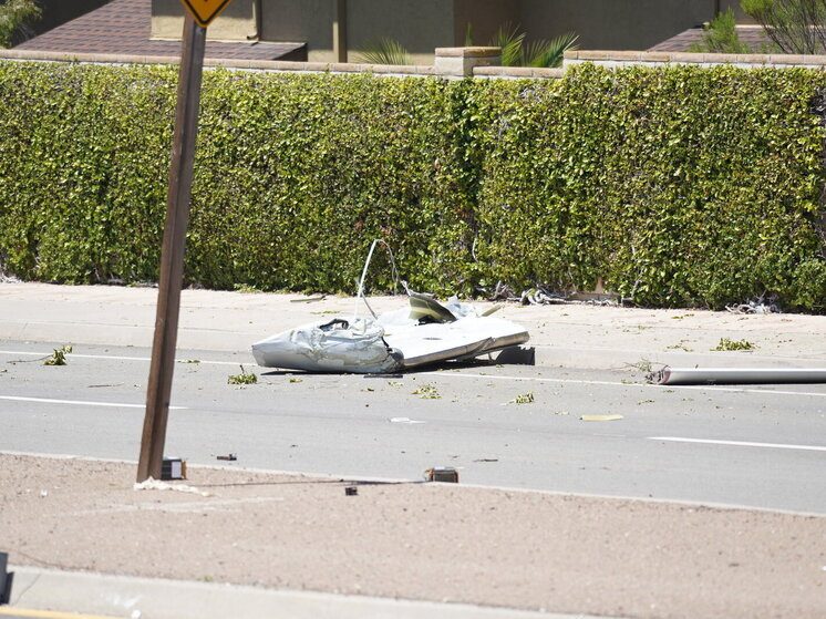 Власти расследуют причины трагедии. Число погибших в катастрофе самолета возросло