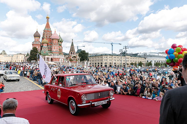 Альбина Джанабаева, Иван Ургант, Маргарита Мамун и другие гости ГУМ-Авторалли Звезды,Новости о звездах