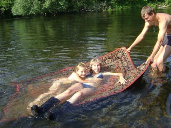 Опытные дачники знают: регулярные водные процедуры – залог продуктивной работы на грядках. Но одно дело, когда под боком есть водоем, где можно и ковер постирать, и семью искупать дача, прикол, юмор