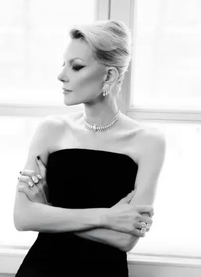 Рената Литвинова стала лицом коллаборации российских брендов Anastasia Zadorina и Shiphra Литвинова, Anastasia, Zadorina, Рената, коллаборации, рекламной, компании, ShiphraРената, которая, время, живёт, Литвиновой, рассказывала, Задорина, после, Париже, актриса, Анастасия, Кириллом, Недели