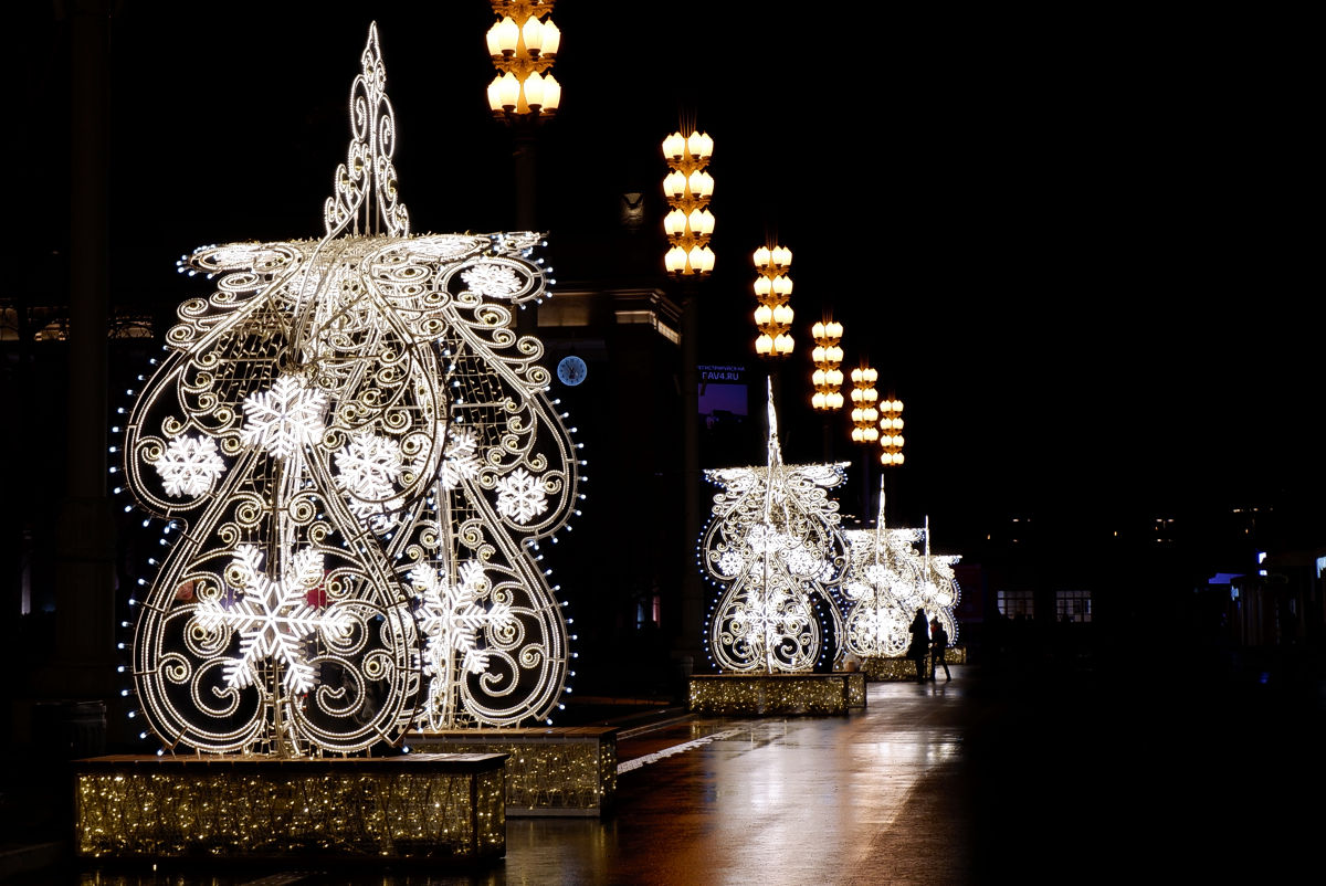 Christmas lights in a central valley of VDNH