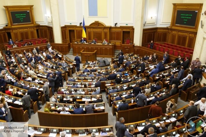 В Раде предложили ограничить избирательные права украинцам с российскими паспортами