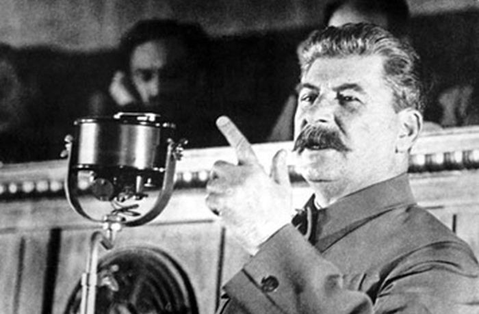 Неожиданная реакция Сталина на похвалу со стороны Черчилля Неожиданная реакция Сталина на похвалу со стороны Черчилля сталин, статья, черчилль