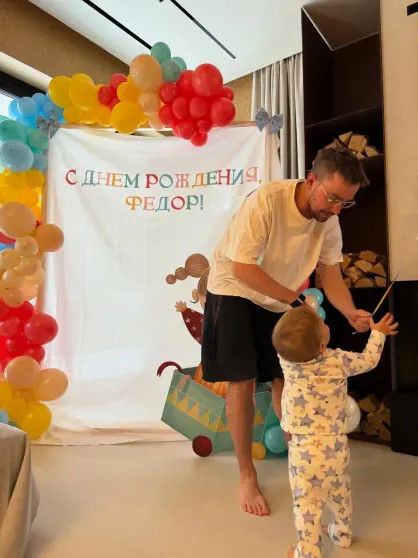 Александр Петров с женой Викторией отпраздновали первый день рождения сына Фёдора Петров, Виктория, этого, Викторией, соцсетях, Виктории, четыре, фильма, съёмках, познакомился, которой, Милославской, Стасей, встречался, Петровы, актёр, сыномДо, Позже, ПетровыАлександр, друзейАлександр