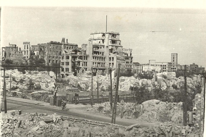 Разрушенный бомбардировками союзников Кёнигсберг. /Фото: chernyahovsk.ru