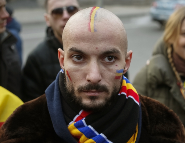 Слащавый румын. Румыны внешность. Современные румыны. Типичный румын. Типичный румын внешность.
