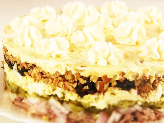 Салаты на 8 Марта – шесть вкусных рецептов Салаты на 8 Марта – шесть вкусных рецептов