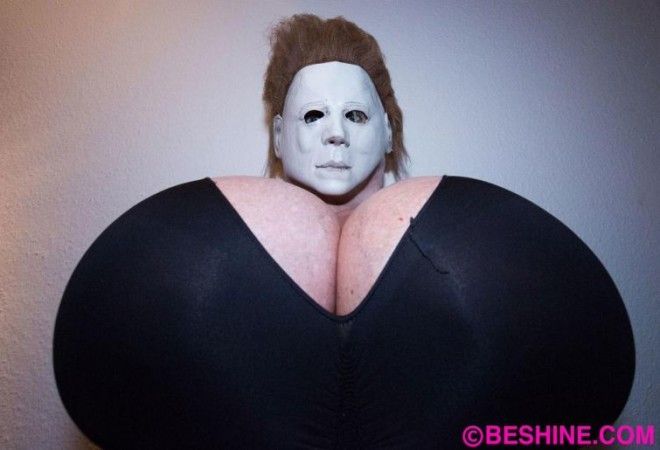 Майра Хиллс – обладательница самой большой силиконовой груди в мире 