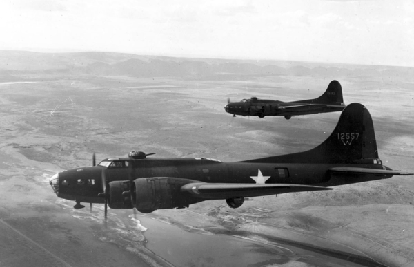 B-17. Американский бомбардировщик времен ВМВ. Источник: https://b17flyingfortress.de/en/b17/41-2557/41-2557-photo/