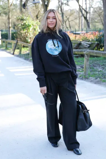 Вера Брежнева, Наталья Водянова и Анна Винтур на показе Stella McCartney в Париже aurore marechal, saint laurent, stella maccartney, айла фишер, анна винтур, вера брежнева, наталья водянова, рената литвинова