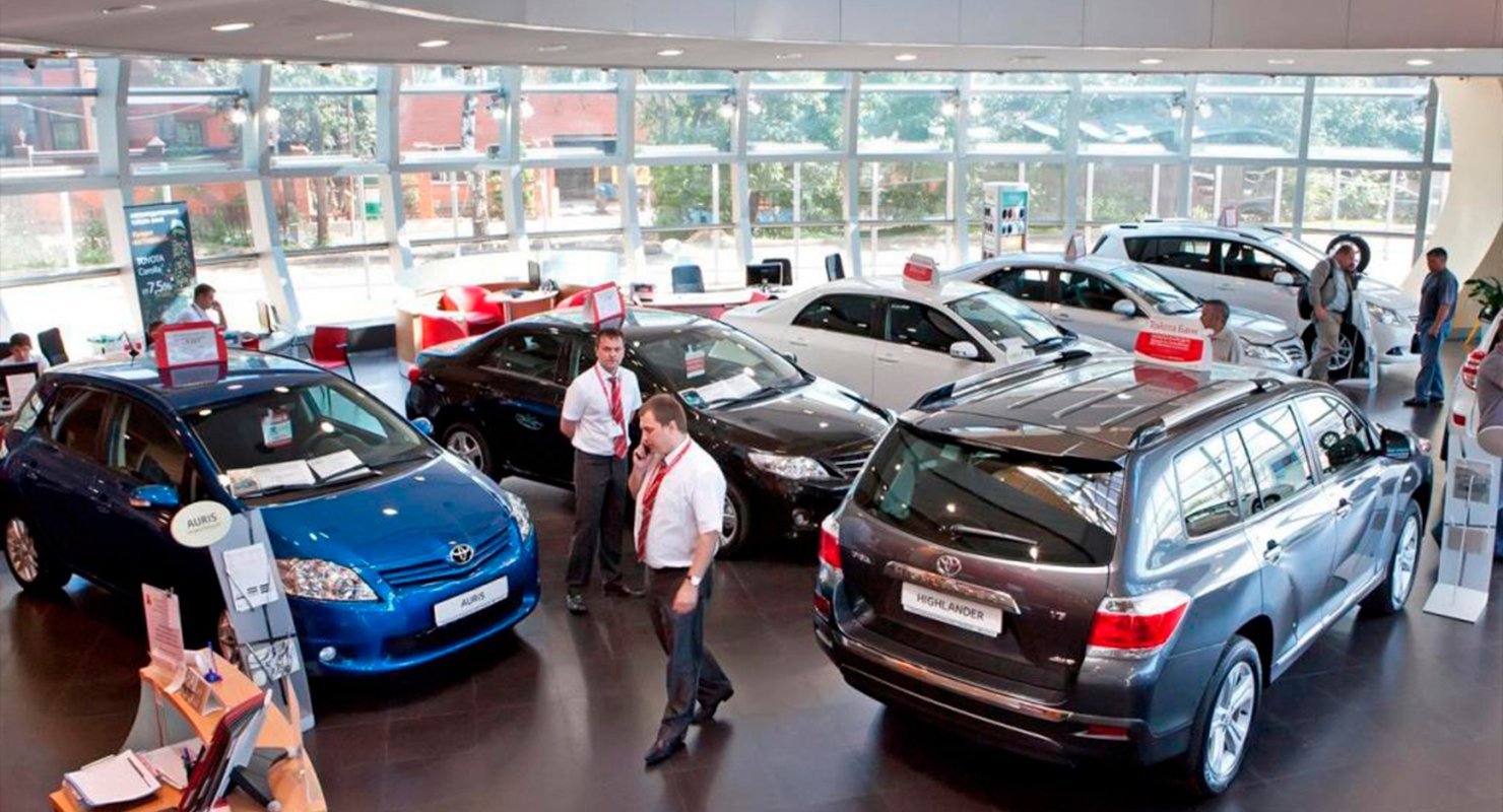 Девять автокомпаний повысили цены в России с 1 сентября