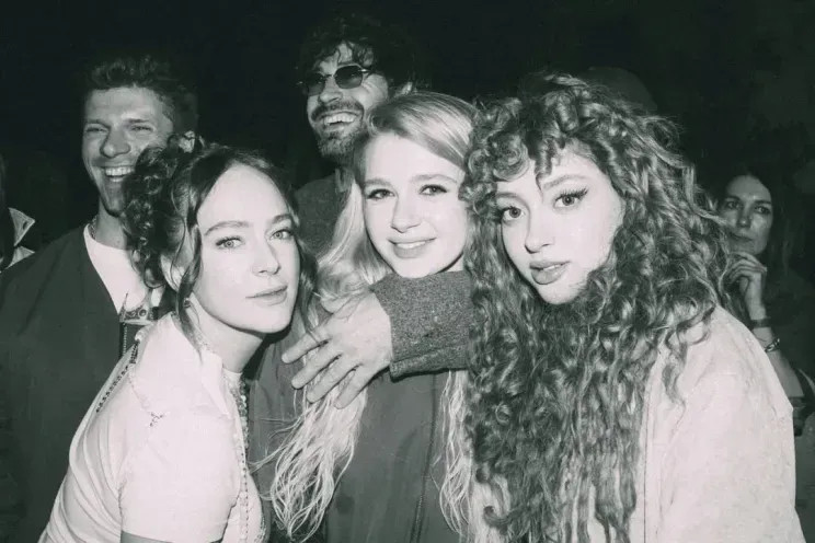 Аглая Тарасова с экс-бойфрендом Антоном Филипенко и его новой девушкой, Ольга Сутулова, Сергей Жуков с женой и дочерью посетили вечеринку в Москве Григорий, Гухман, Филипенко, Аглая, Енакаева, Чехов, Ксения, Игорь, Жуков, Тарасова, Уколова, ИльяшенкоПолина, ЖуковаЛукерья, ВерникНа, Ильевская, Света, ИльевскаяДиана, Москве, московском, прошло