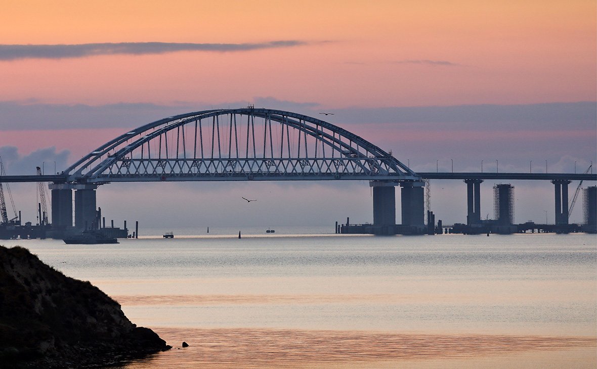 Фото разрушенного крымского моста