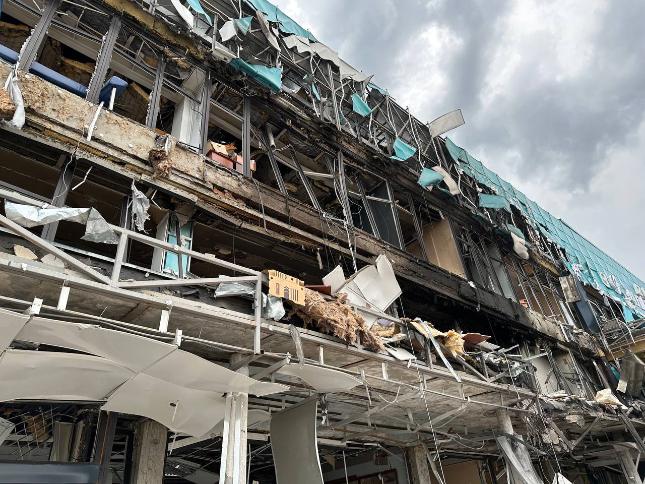 Разрушенный измаильский порт и гавкающая Румыния Разрушенный измаильский порт и гавкающая Румыния украина