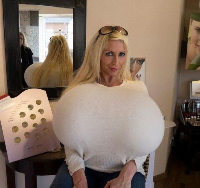 Майра Хиллс – обладательница самой большой силиконовой груди в мире 