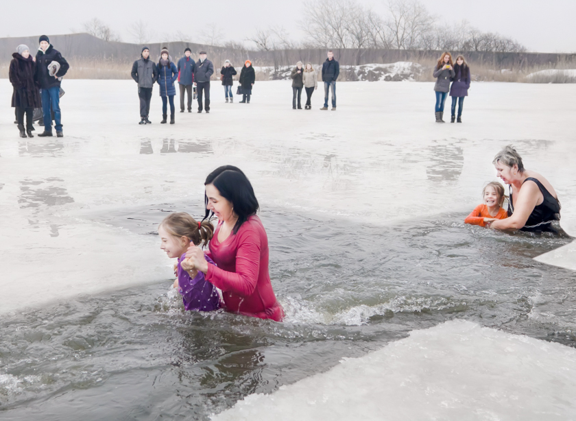 Купание в зимней одежде