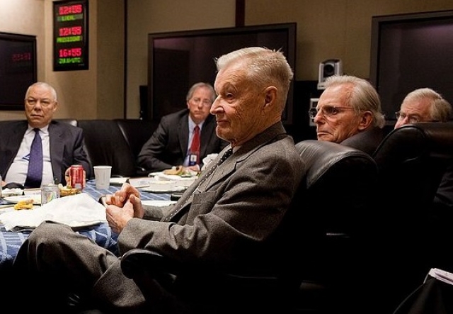 Збигнев Бжезинский на встрече в Ситуационной комнате Белого дома. 2010