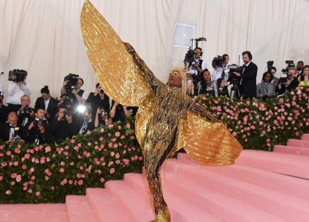 15 самых нелепых нарядов на Мет Гала 2019 15 самых нелепых нарядов на Мет Гала 2019 met gala 2019,знаменитости,интересное,мода