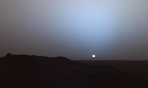 НАСА показало видео заката на Марсе