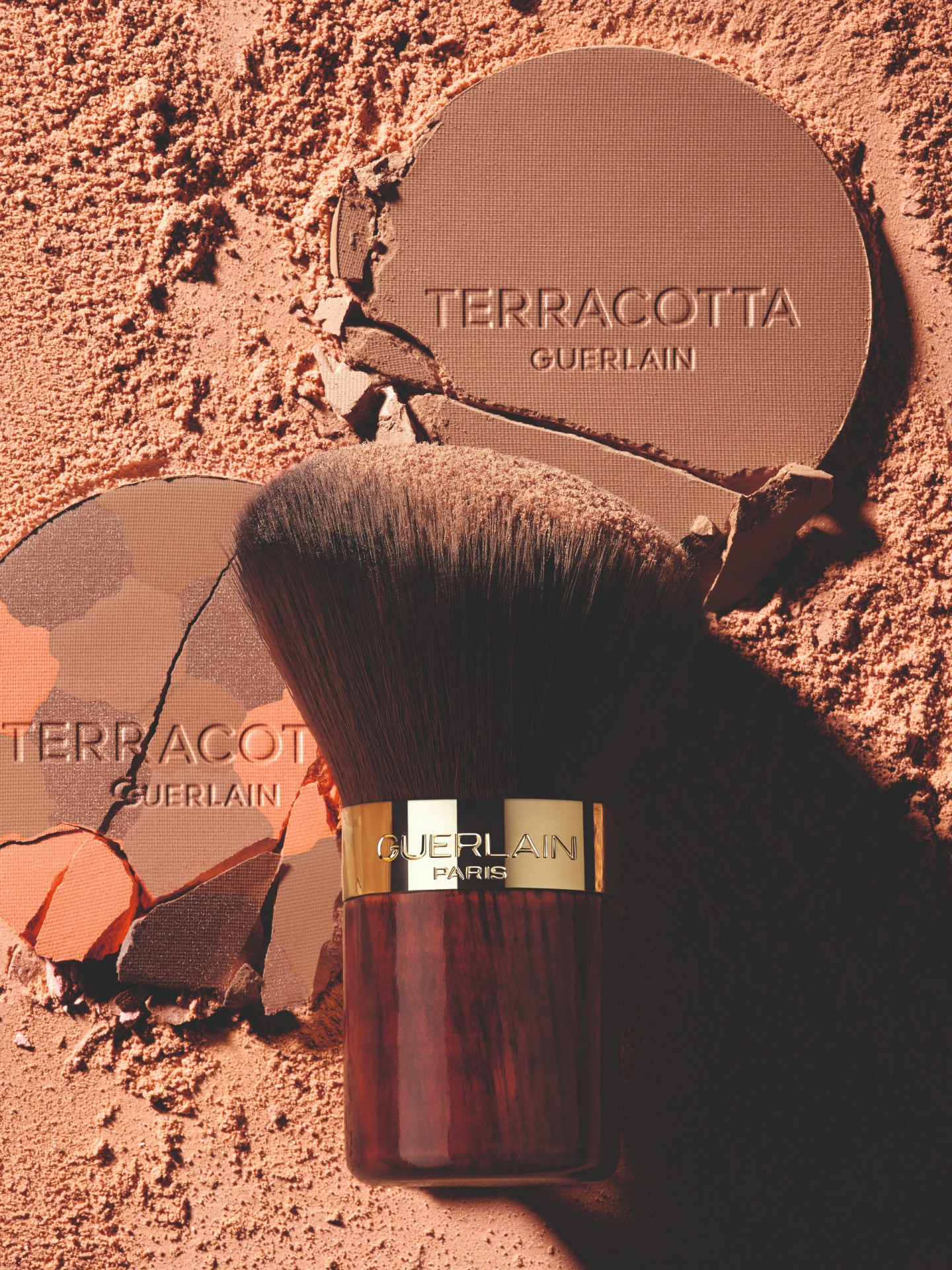Пудра для естественного загара Terracotta Light и кисть кабуки для нанесения пудры Terracotta, Guerlain