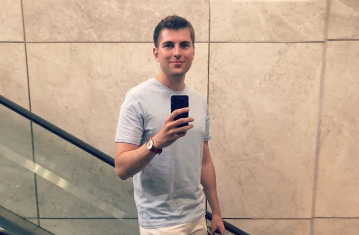 Ведущего Дмитрия Борисова обвинили в гомосексуализме, раскрыв имя его любовника 
