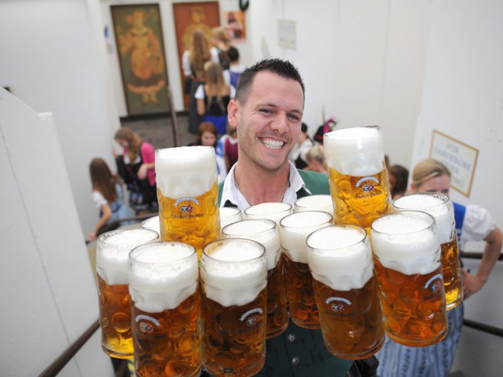 официанты которые много на себя берут