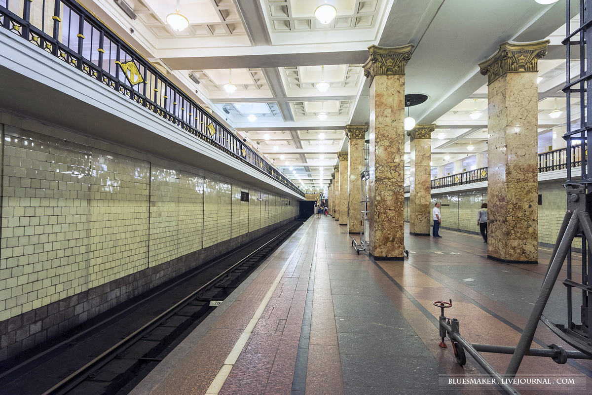 Метро комсомольская радиальная фото