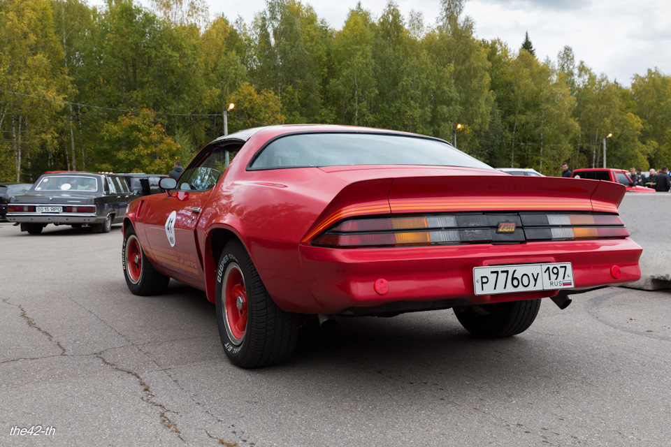 Маленькая девочкая и большие машины Маленькая девочкая и большие машины авто и мото,автомобили,автомобиль,история,машины,Россия,тюнинг