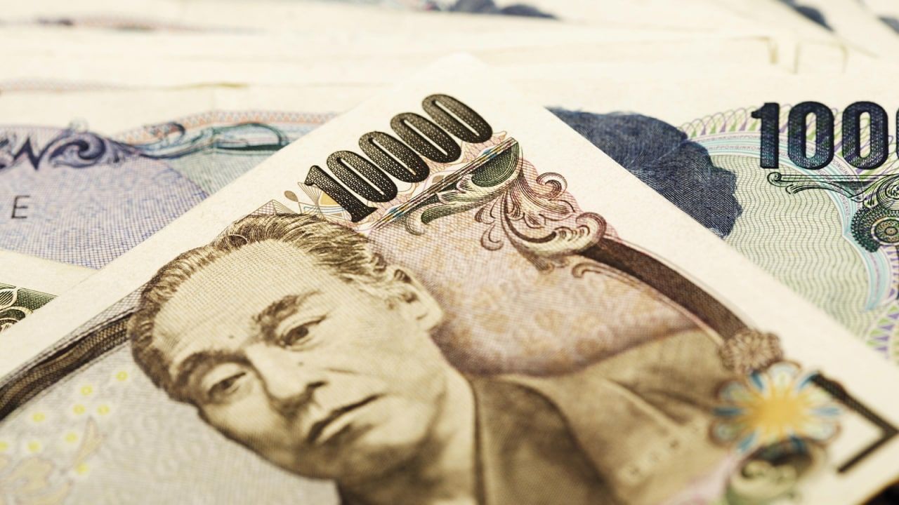 Японская иена рухнула ниже уровня 24-летнего минимума