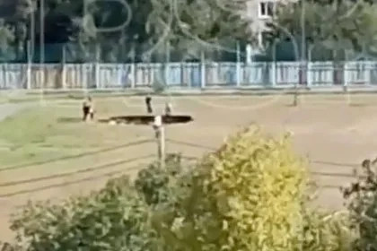Футбольное поле внезапно провалилось под землю в российском городе