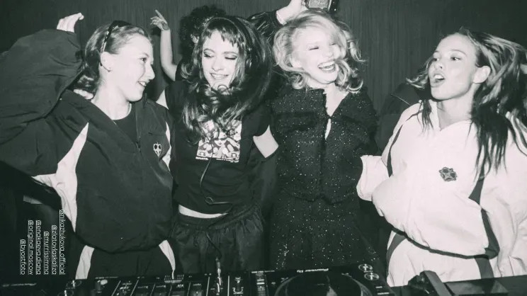 Аглая Тарасова с экс-бойфрендом Антоном Филипенко и его новой девушкой, Ольга Сутулова, Сергей Жуков с женой и дочерью посетили вечеринку в Москве Григорий, Гухман, Филипенко, Аглая, Енакаева, Чехов, Ксения, Игорь, Жуков, Тарасова, Уколова, ИльяшенкоПолина, ЖуковаЛукерья, ВерникНа, Ильевская, Света, ИльевскаяДиана, Москве, московском, прошло