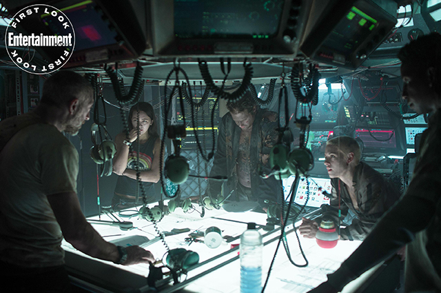 Кристен Стюарт, Венсан Кассель и другие в трейлере остросюжетного фильма "Под водой" Кристен Стюарт, Венсан Кассель и другие в трейлере остросюжетного фильма "Под водой" Кино