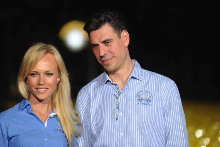 Потерял всех: личная драма Дмитрия Дюжева Потерял всех: личная драма Дмитрия Дюжева Звезды