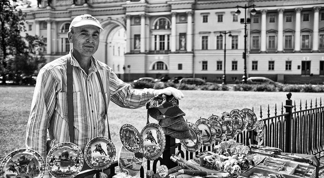 Одно поколение страны: портреты 100 россиян с шагом в год Одно поколение страны: портреты 100 россиян с шагом в год Любит, Мечтает, любит, мечтает, хочет, Хочет, стать, чтобы, хотела, медсестра, посетить, инженер, своей, играть, просто, изучать, путешествовать, хотел, увидеть, Учитель