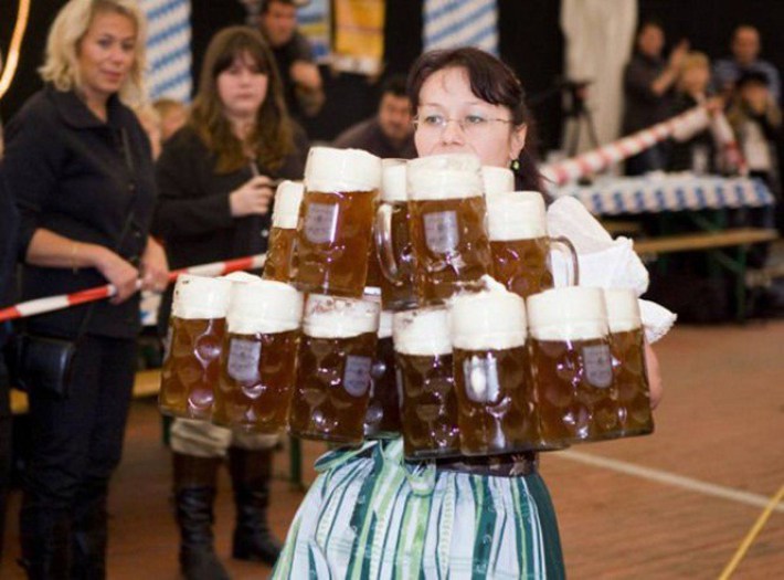 официанты которые много на себя берут 