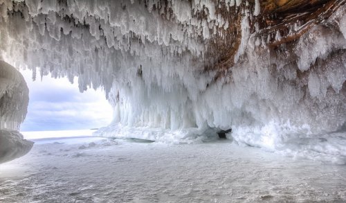 Ледяные пещеры озера Верхнее озера, Аномальные, погода, сотни, желающих, приезжают, чтобы, собственными, глазами, увидеть, держится, ледяные, сталактиты, замёрзшие, водопады, сделать, впечатляющие, снимки, морозная, стран