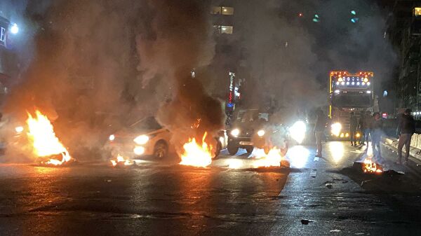 Главную трассу между Бейрутом и севером Ливана заблокировали протестующие