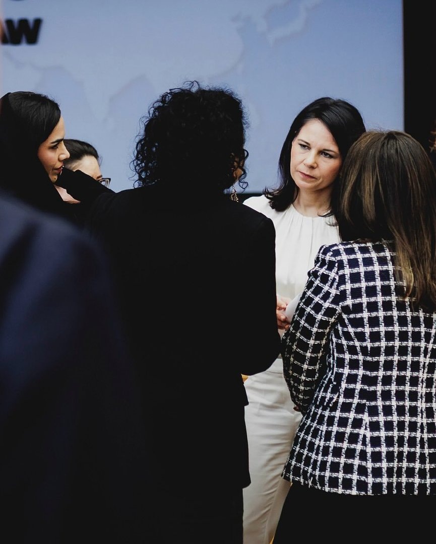  Instagram* / abaerbock)