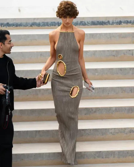 Кристина Романова, Оксана Бондаренко, жена главы Газпромбанка Даша Попова и экс-супруга беглого банкира Татьяна Корсакова на показе Schiaparelli instagram (инстаграм),социальная сеть,isabel marant,saint laurent,андрей акимов,Андрей Бородин,банк,город москва,белой дачи,вита клац,владимир цыганов,Владислав Доронин,Газпромбанк,г,Москва [1405113],дарья бондаренко,дарья лисиченко,дарья попова,даур каролин,Диана Крюгер,Елена Перминова,Ирина Шейк,кристина романова,марка эйдельштейна надя ли коэн,оксана бондаренко,татьяна корсакова,ферраньи кьяра,ханна леони