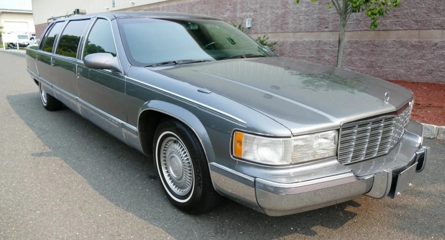 На аукционе продают 6-дверный Cadillac