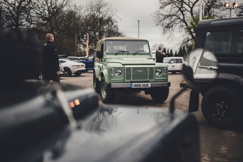 Land Rover свернула производство внедорожника Defender авто, история авто