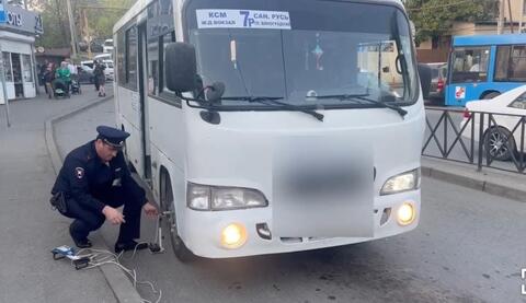 Маршрутчик в Сочи возил людей на сломанном автобусе