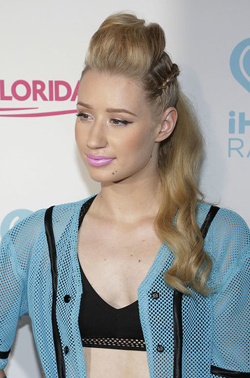 Когда успели? Звёзды, которые увеличили грудь, а никто и не заметил все звезды