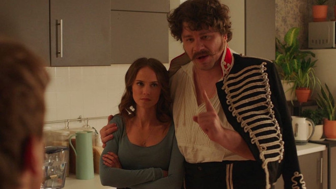 Харламов подтвердил отношения с Ковальчук на открытии своей закусочной Шоу-бизнес