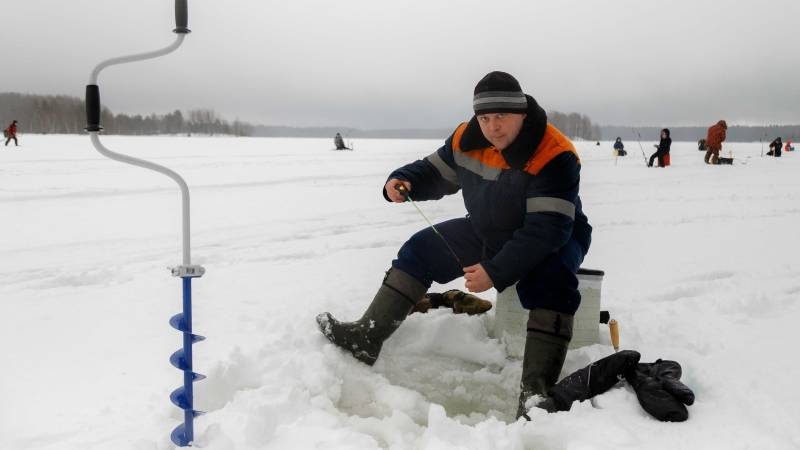 Памятник Шатунову в Оренбурге и спасение рыбаков в Хабаровске: главные новости из регионов России